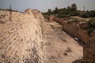The wall at Caesarea-0309 2.jpg